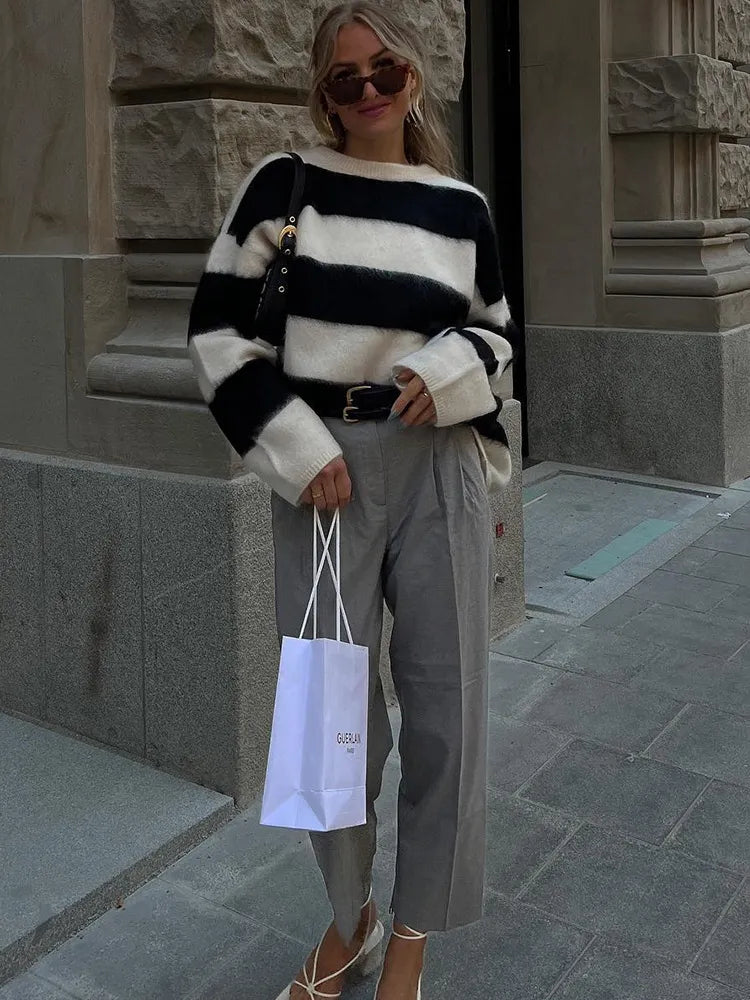 LaPose Fashion - Jaiya Knit Loose Sweater - Fall-Winter 23, Knitted Tops, Long Sleeve Tops, Loose Sweatshirts, Oversize Sweaters, Oversize Tops,