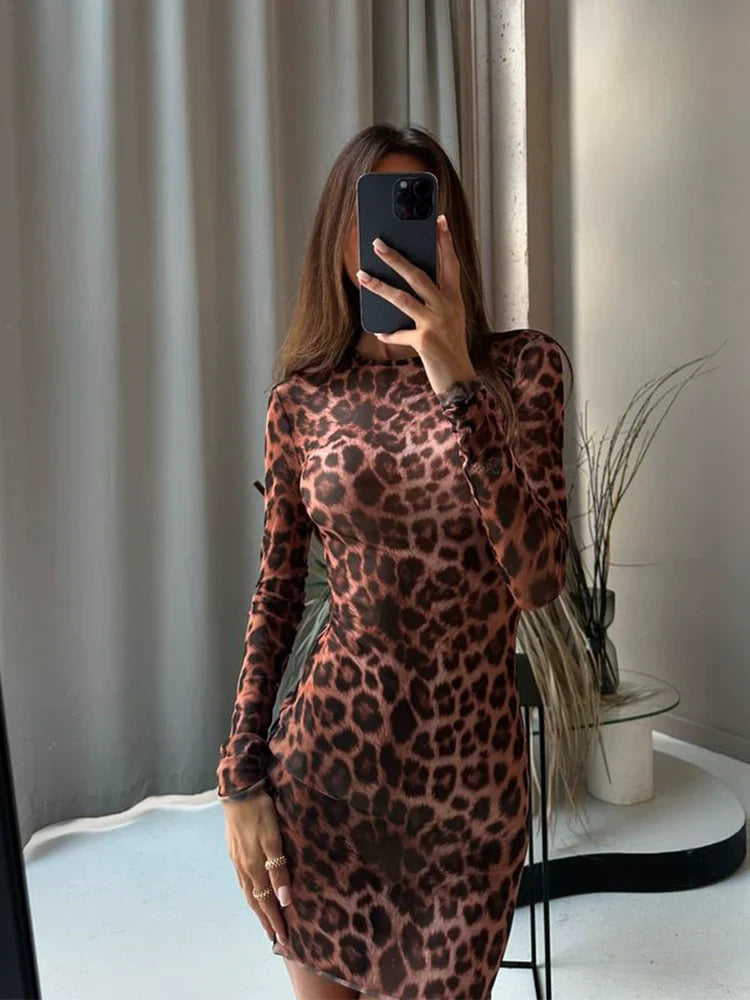 LaPose - Eveline Leopard Print Long Sleeve Dress