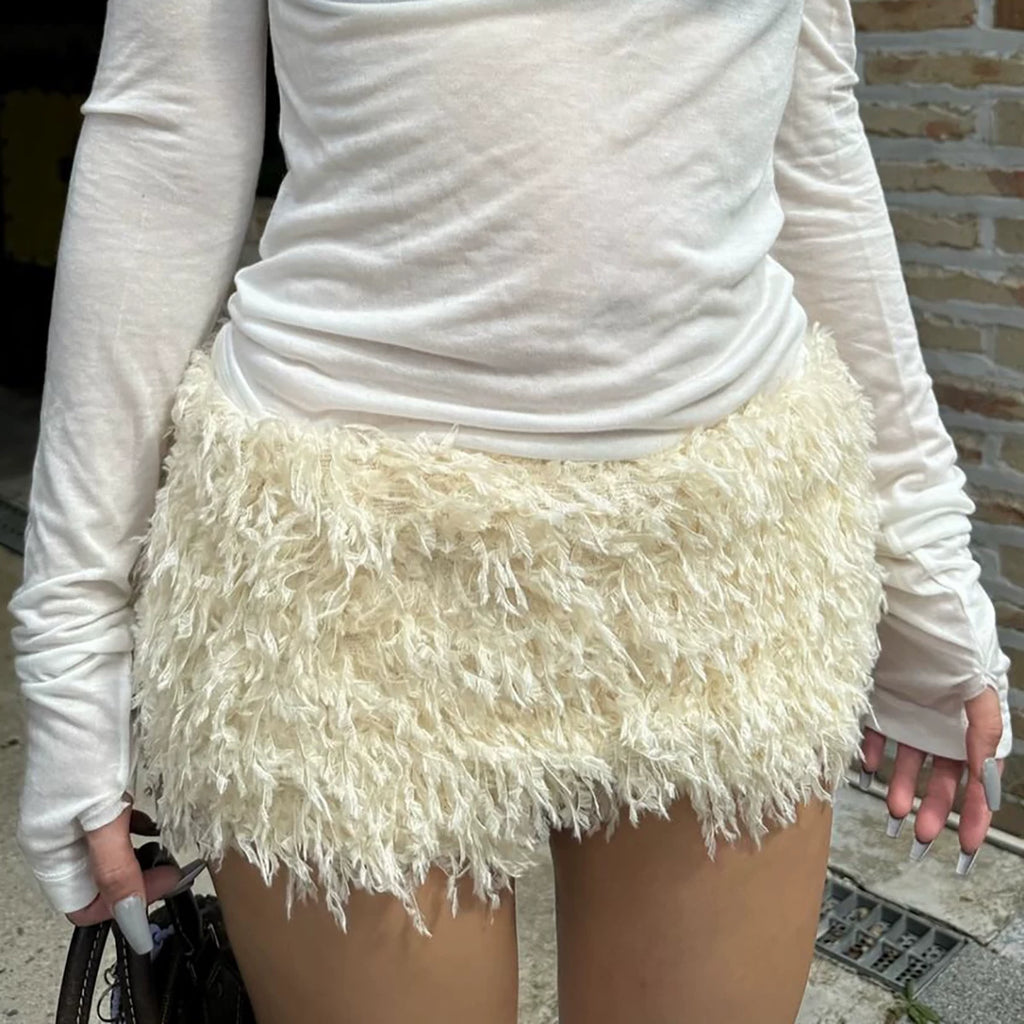 Furry Low-Waist Hot Pants - Apricot [DVFOYZ49]
