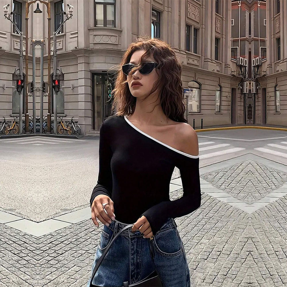 Isis Asymmetric Long Sleeve Crop Top - Black [JWCTALX5]