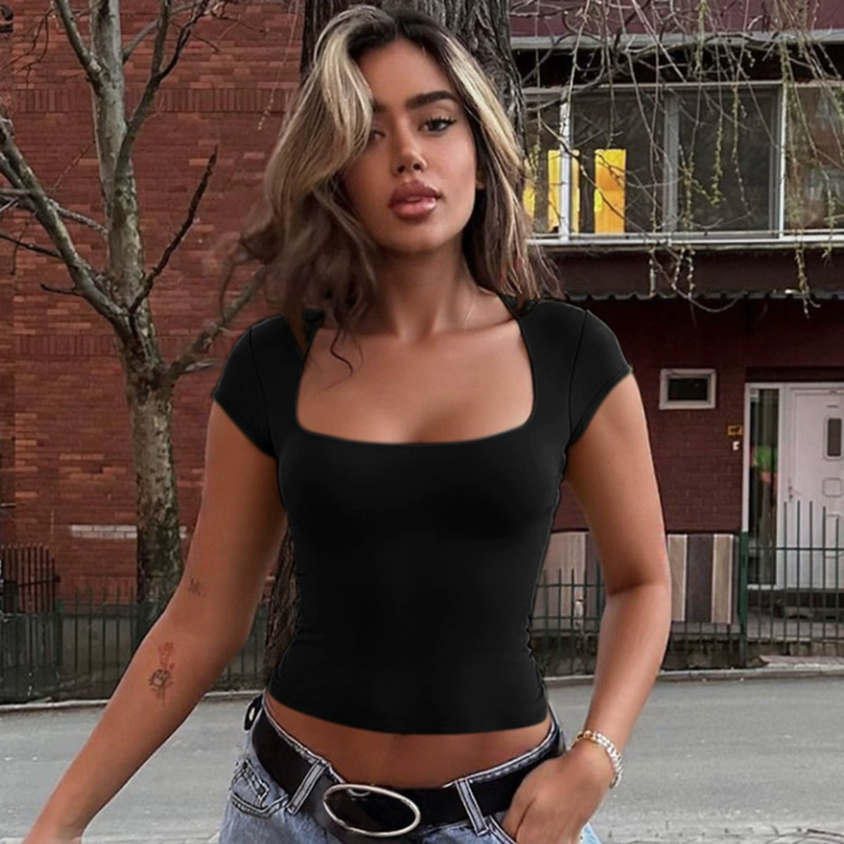 Nasra Flutter Sleeve Crop Top - Black [I4VISL7F]
