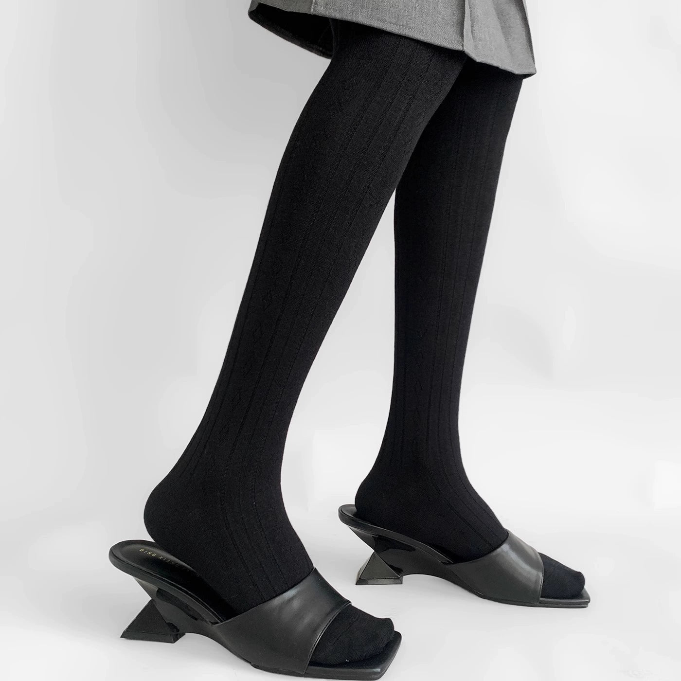 Analee Diamond Patterned Tights - Black [N3O0FT7N]