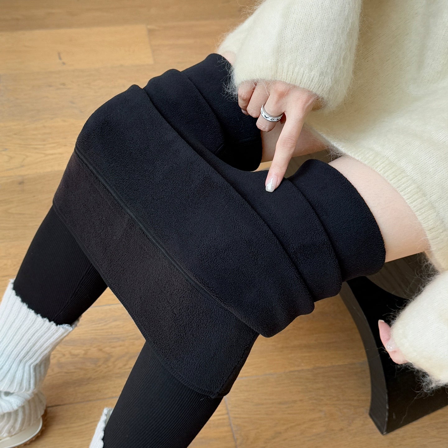 Lanie Ribbed Thermal Leggings - Black Lamb Wool Fleece [WP9NO6AS]