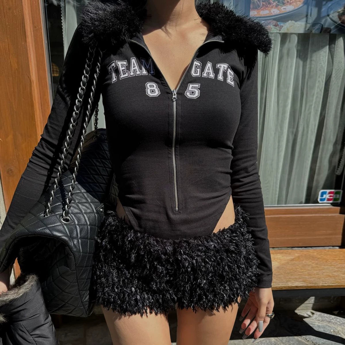 Furry Low-Waist Hot Pants - Black [SHIGULZW]