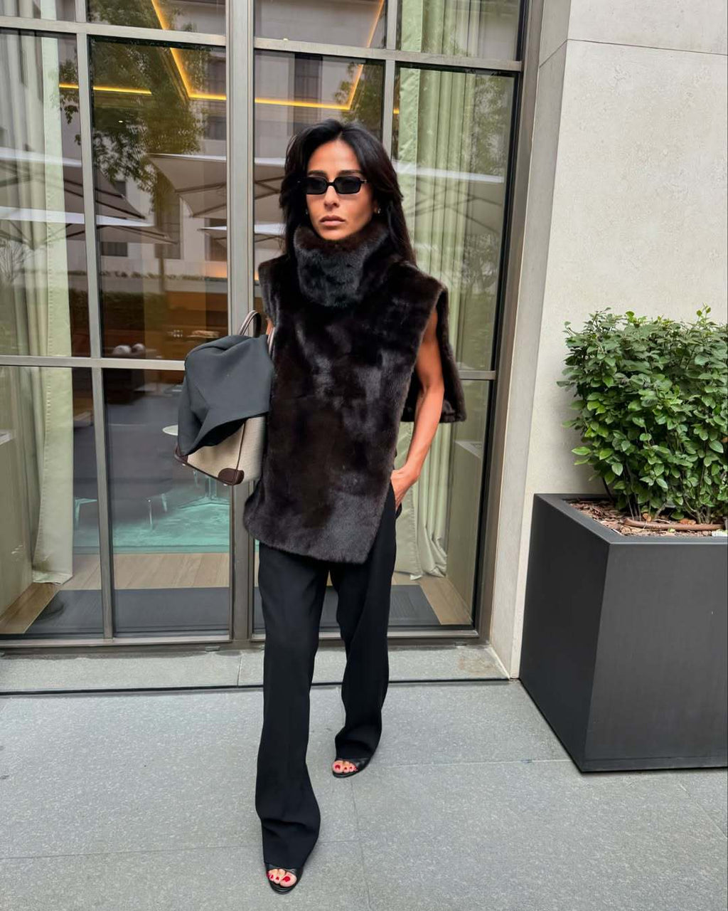 Aleiyah Faux Fur Vest - Black [99I5NNRD]
