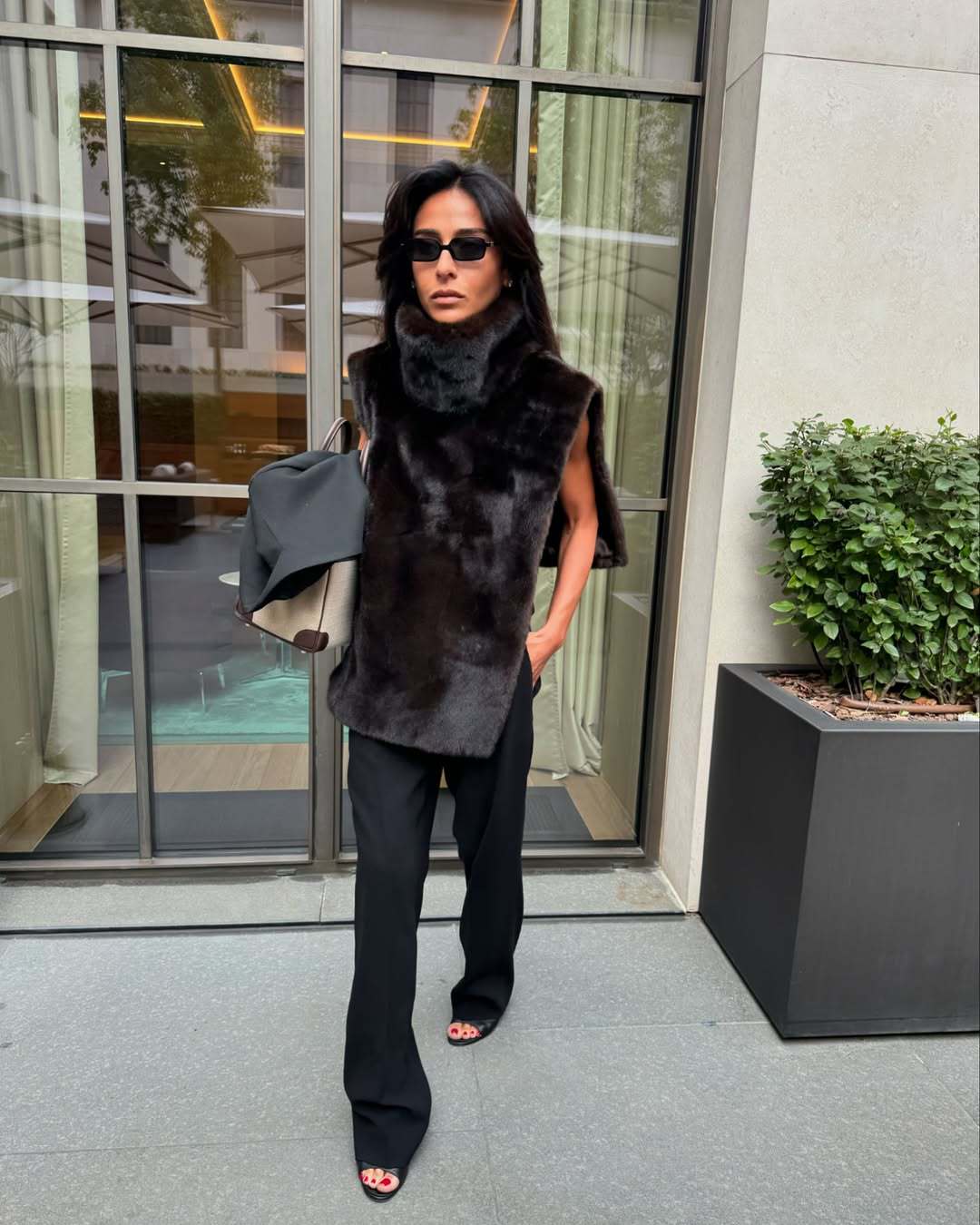 Aleiyah Faux Fur Vest - Black [99I5NNRD]
