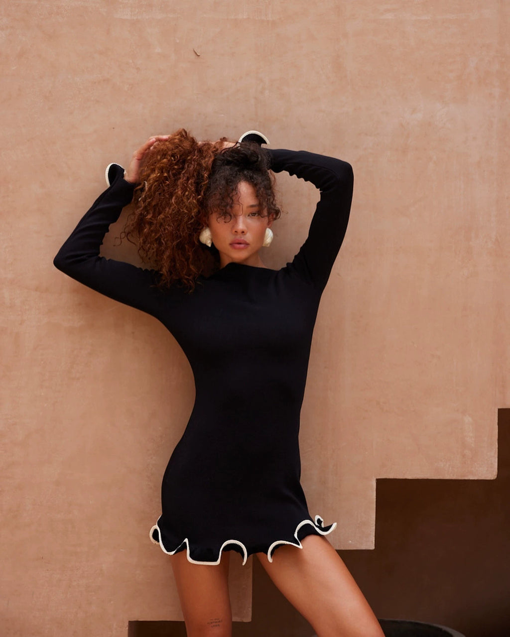 Ruffle Hem Long Sleeve Knit Mini Dress - Black [GLBQL8PM]