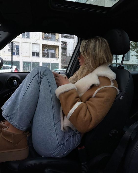 LaPose Fashion - Zaida Loose Crop Jacket - Coats, Coats & Jackets, Crop Jackets, Fall-Winter 23, Jackets, Leather Jackets, Oversize Jacket, Puf