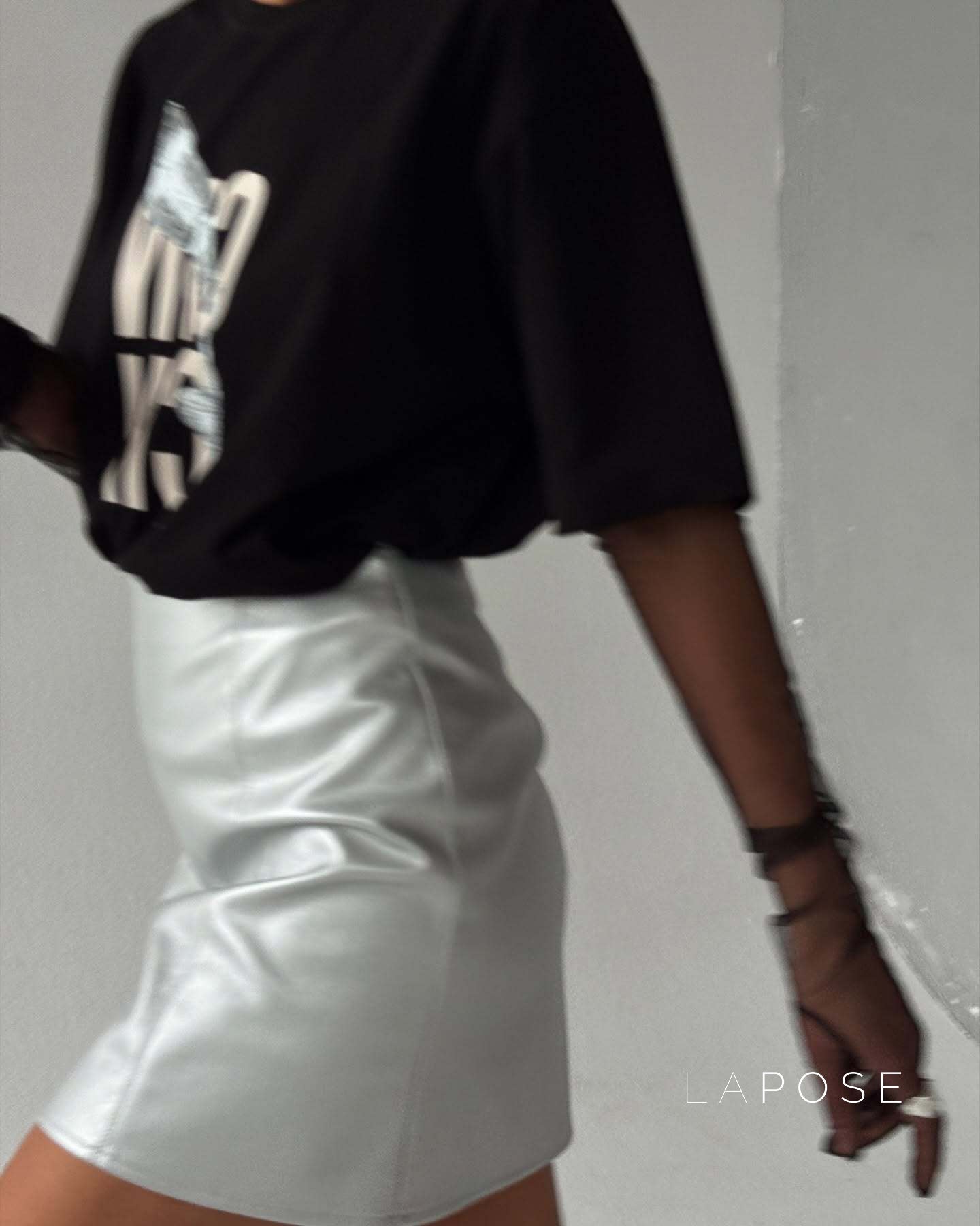 Amera Graphic Crewneck Tee [7YR9QSZR]