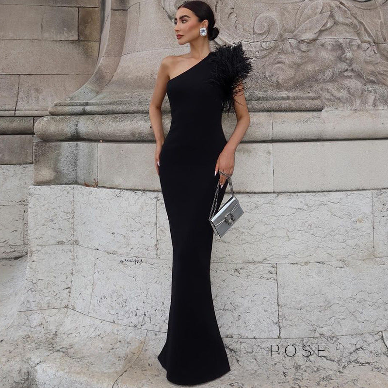 Aryana Feather One-Shoulder Gown [3XH5CNG6]