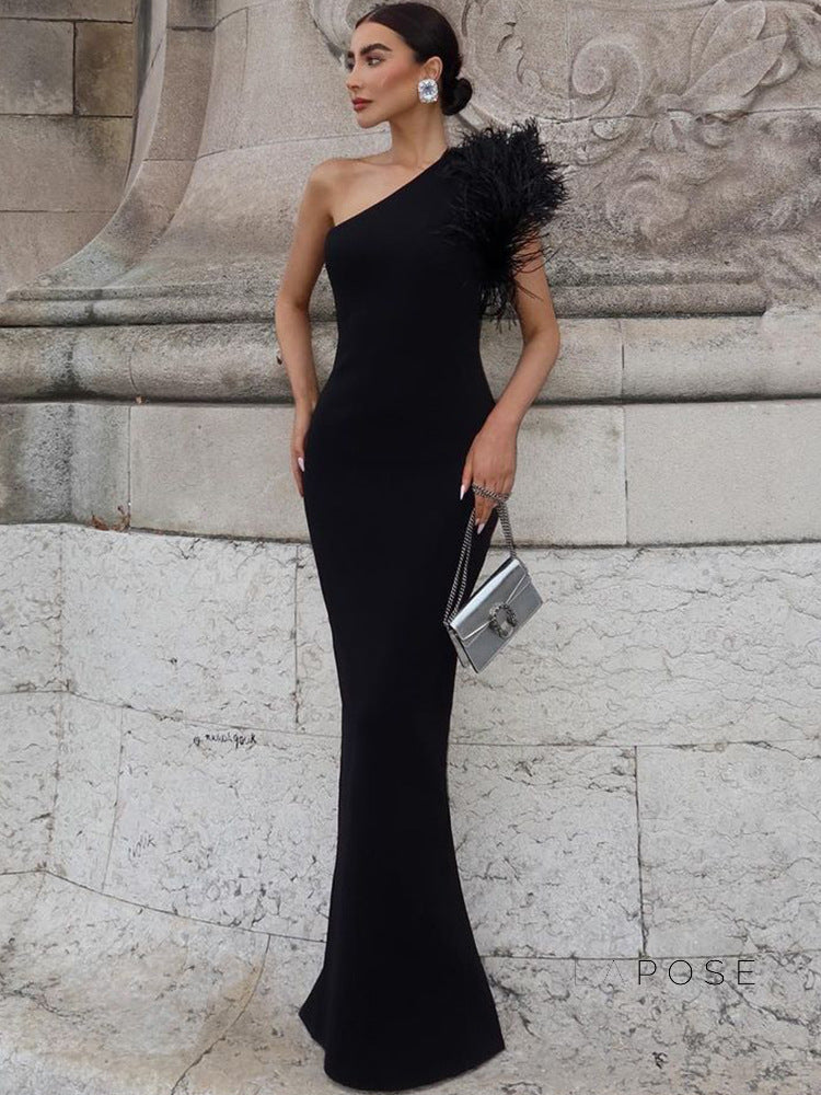 Aryana Feather One-Shoulder Gown [6R54BEVG]