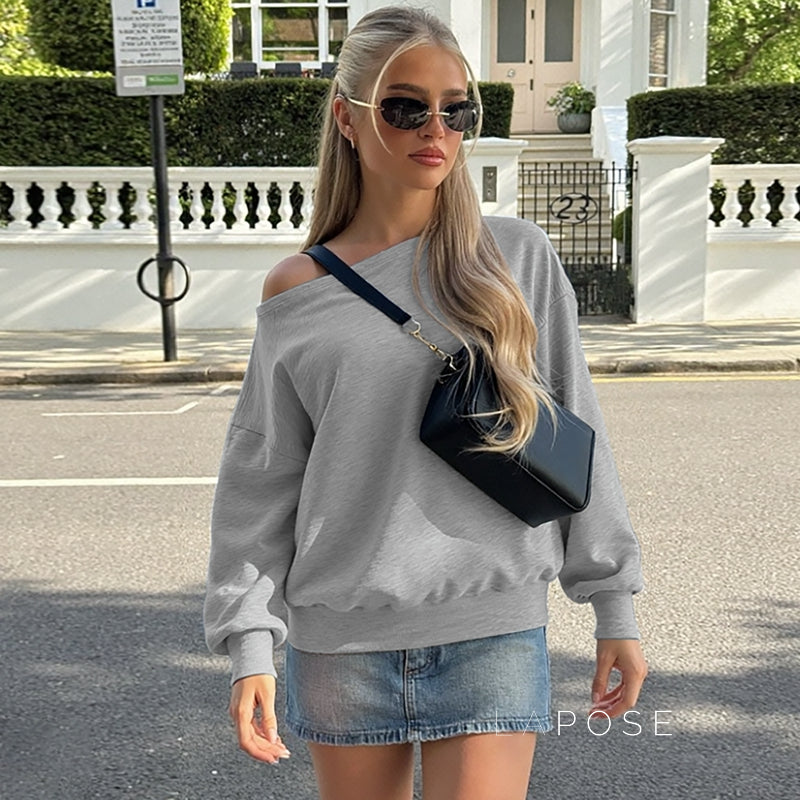Brookelynn Off Shoulder Sweatshirt [CNJ9RRA6]