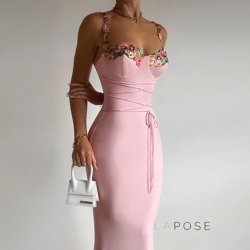 Corrine Floral Embroidered Maxi Dress [51ALFAR5]