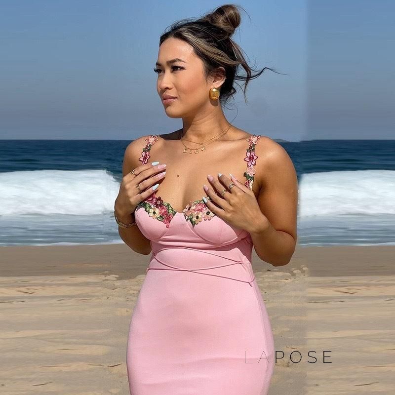 Corrine Floral Embroidered Maxi Dress [GDBFGEPQ]
