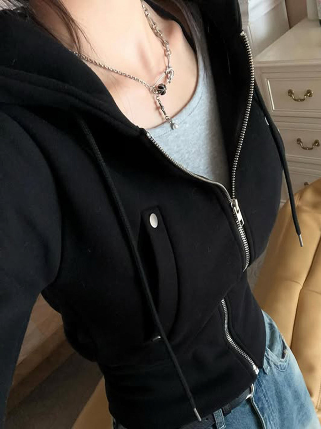 Dhanvi Slim Fit Zip Hoodie [H462HN6P]