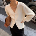 Embry V-Neck Knit Cardigan [NQKDWAGI]