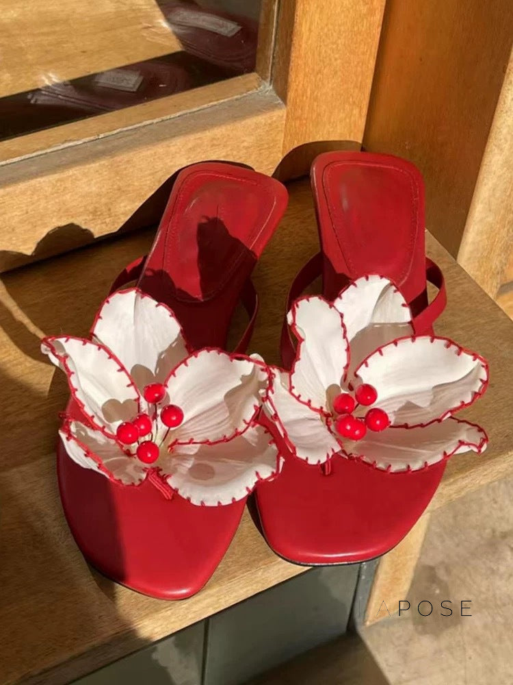 Emori Floral Kitten Heel Sandals [FGPT2R6I]