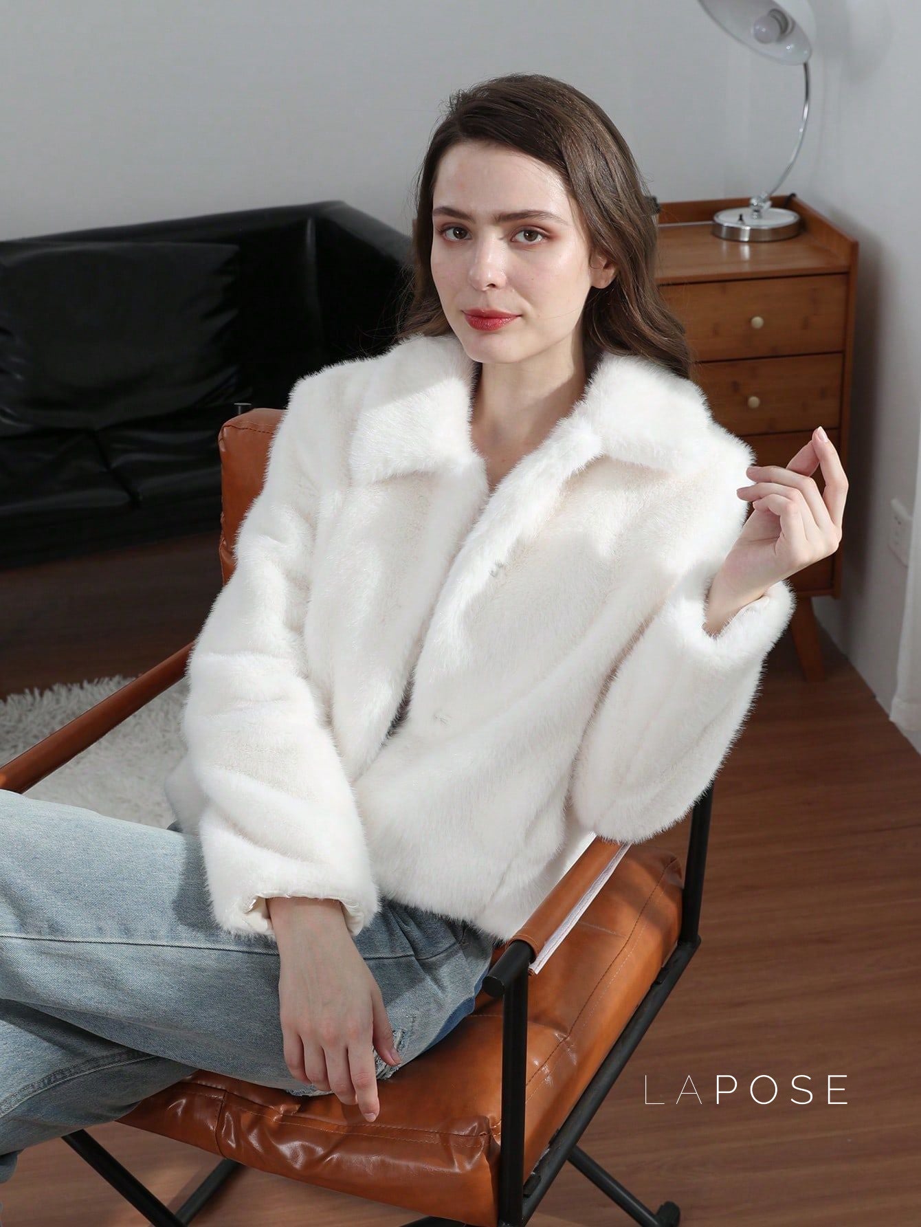 Ezmae Cropped Faux Fur Lapel Jacket [MESKLOHG]
