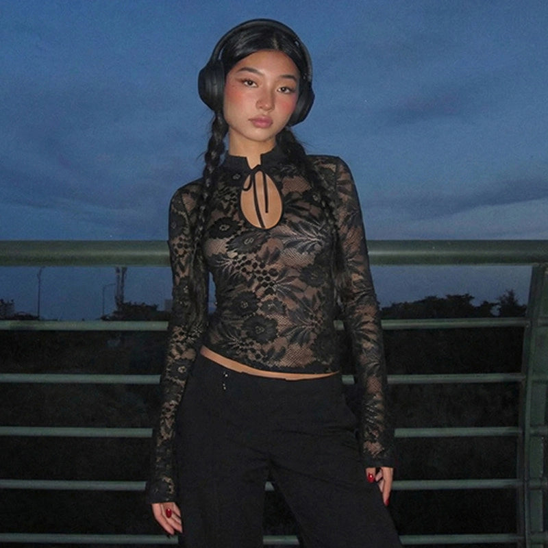 Floral Lace Sheer Mock Neck Top [5PPB2X7W]