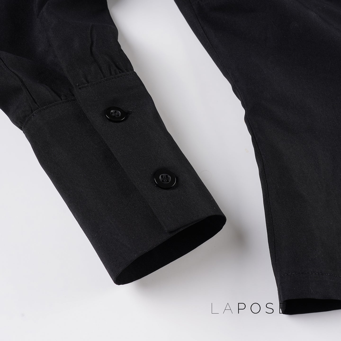 Halina Classic Button-Up Shirt [5VZ3GLHI]