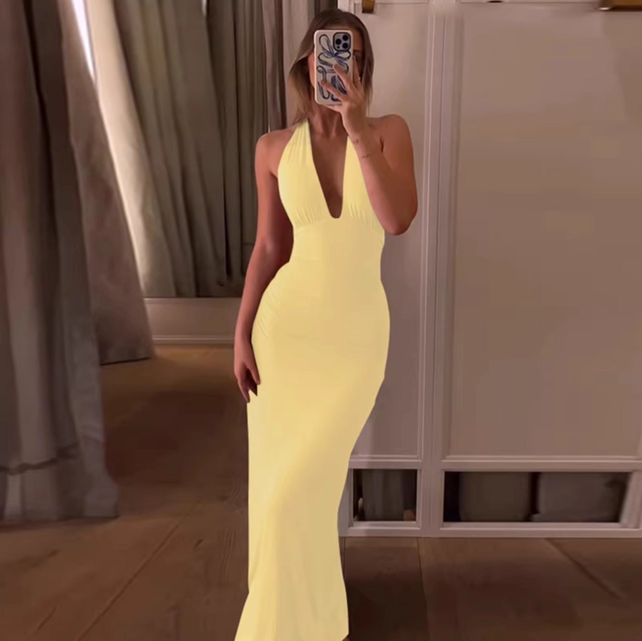 Halter Neck Pleated Maxi Dress [NUBS4XRU]