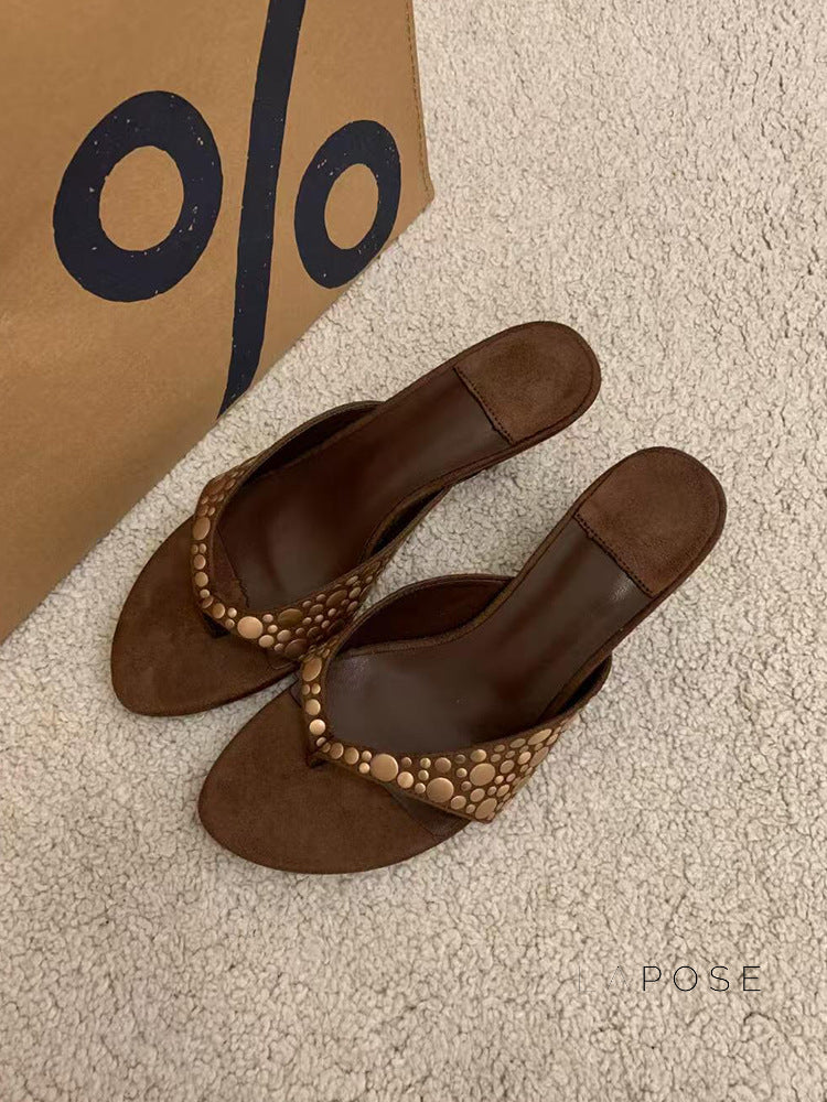 Hayven Retro Rivet Stiletto Sandals [Q5TC4W5Y]