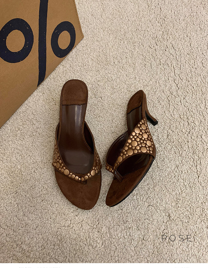 Hayven Retro Rivet Stiletto Sandals [1TN37FTU]