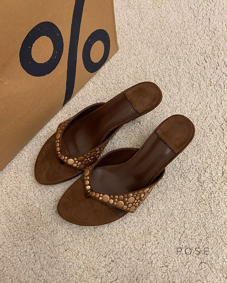 Hayven Retro Rivet Stiletto Sandals [1GQ5YRI3]