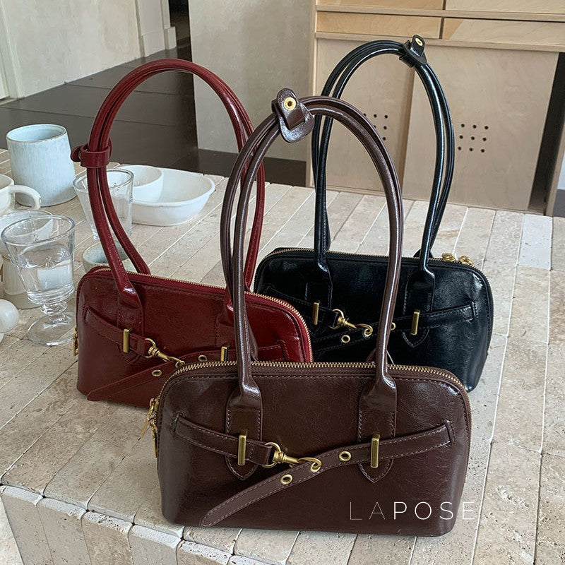 Israa Structured Flap Bag [TA7HK2YR]