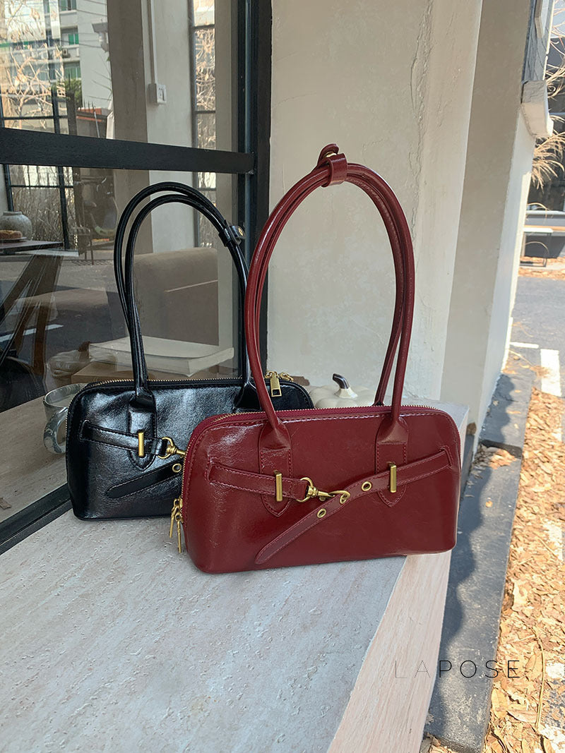 Israa Structured Flap Bag [O5IC2GC5]
