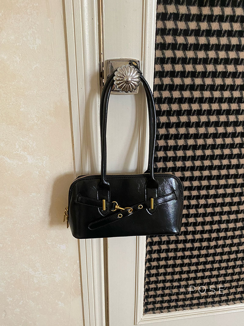Israa Structured Flap Bag [ZHAC4CTF]