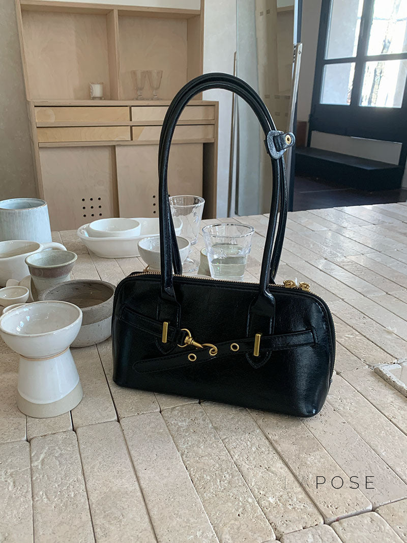 Israa Structured Flap Bag [K9LK6N3W]