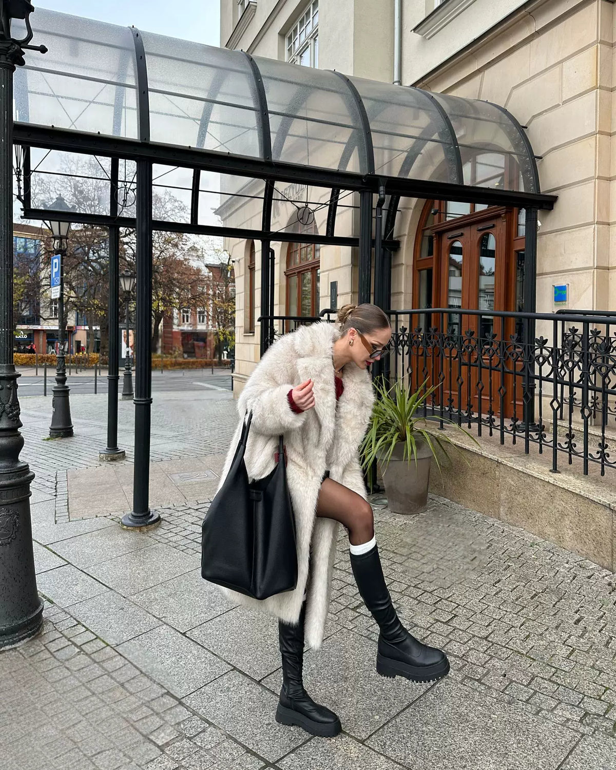LaPose - Kenslee Luxe Long Faux Fur Coat