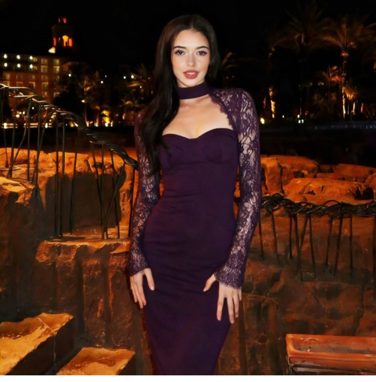 Lace Slit Maxi Dress [8KPKOC74]