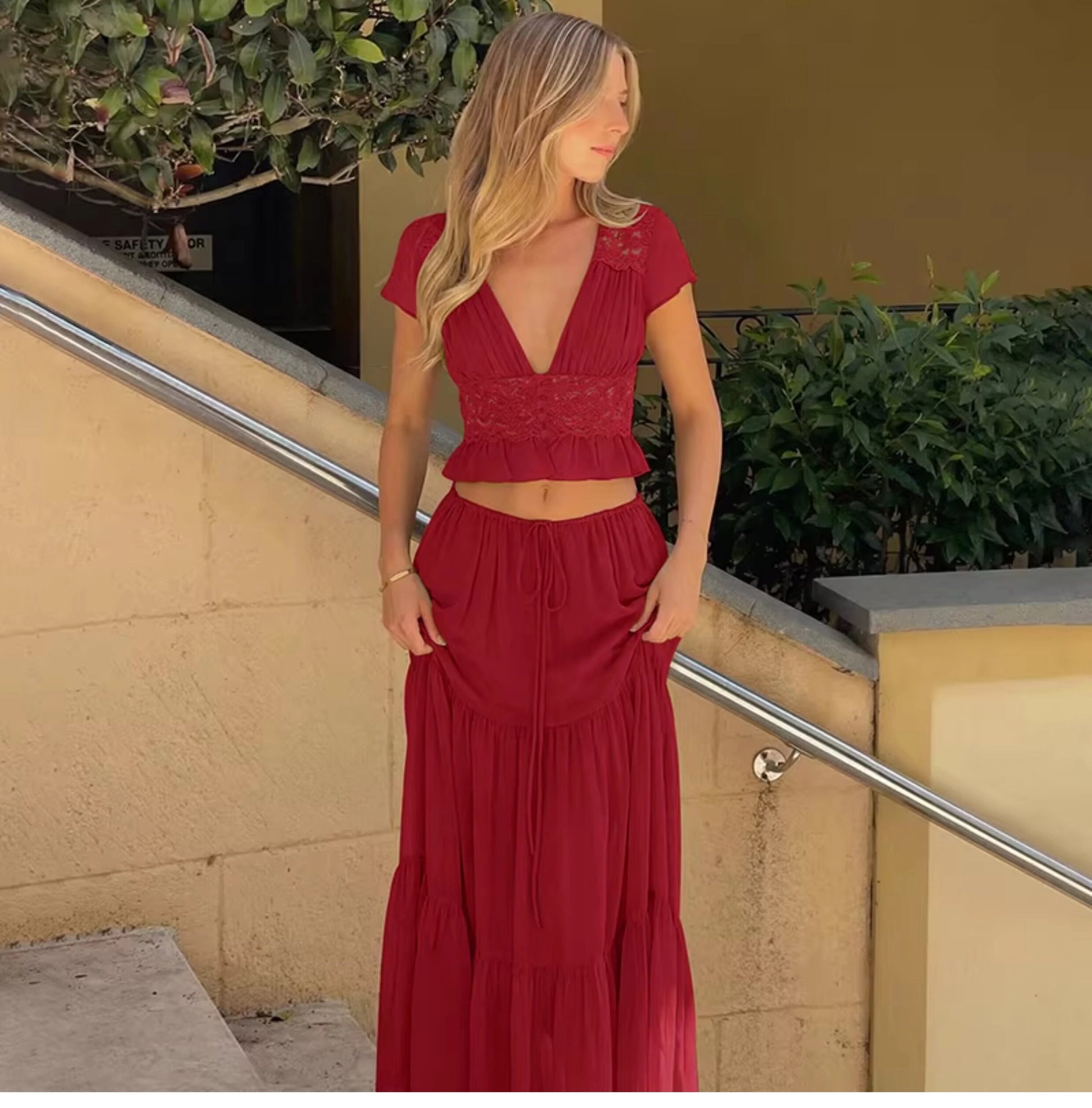 Lace V-Neck Two-Piece Skirt Set [EGIHE1GK]