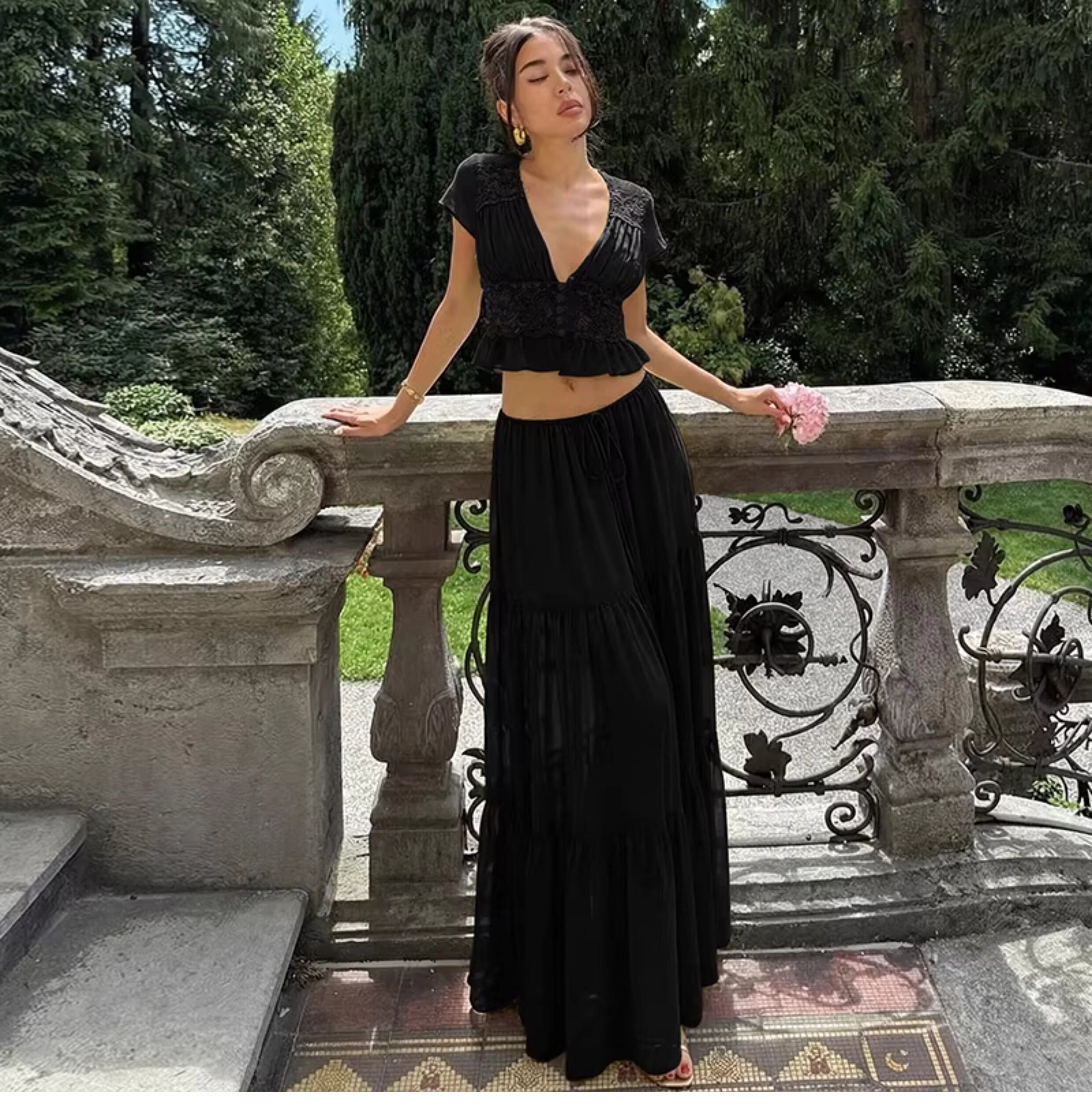 Lace V-Neck Two-Piece Skirt Set [50MMX76L]