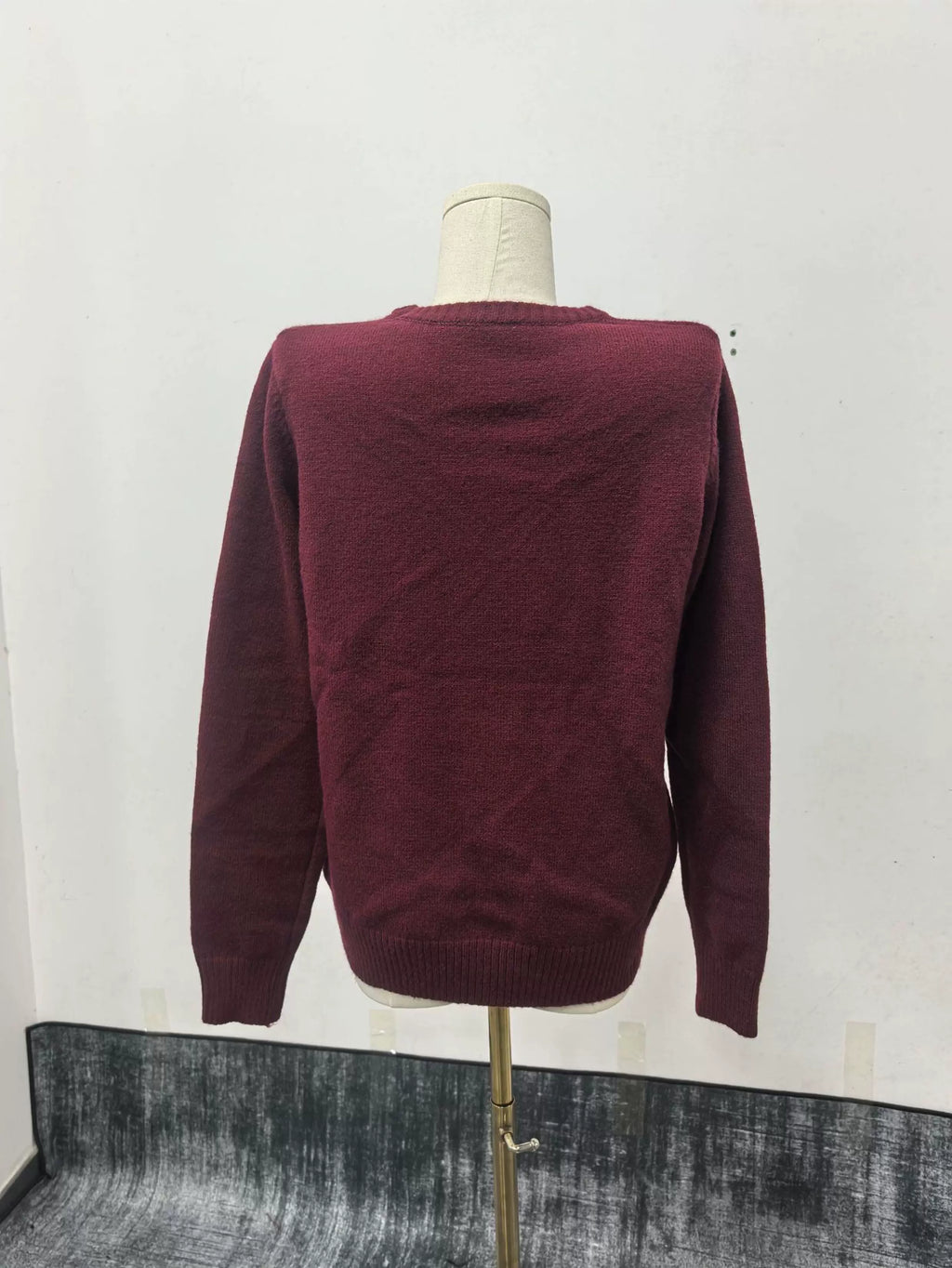 LaPose - Lake Bear Embroidered Knit Sweater