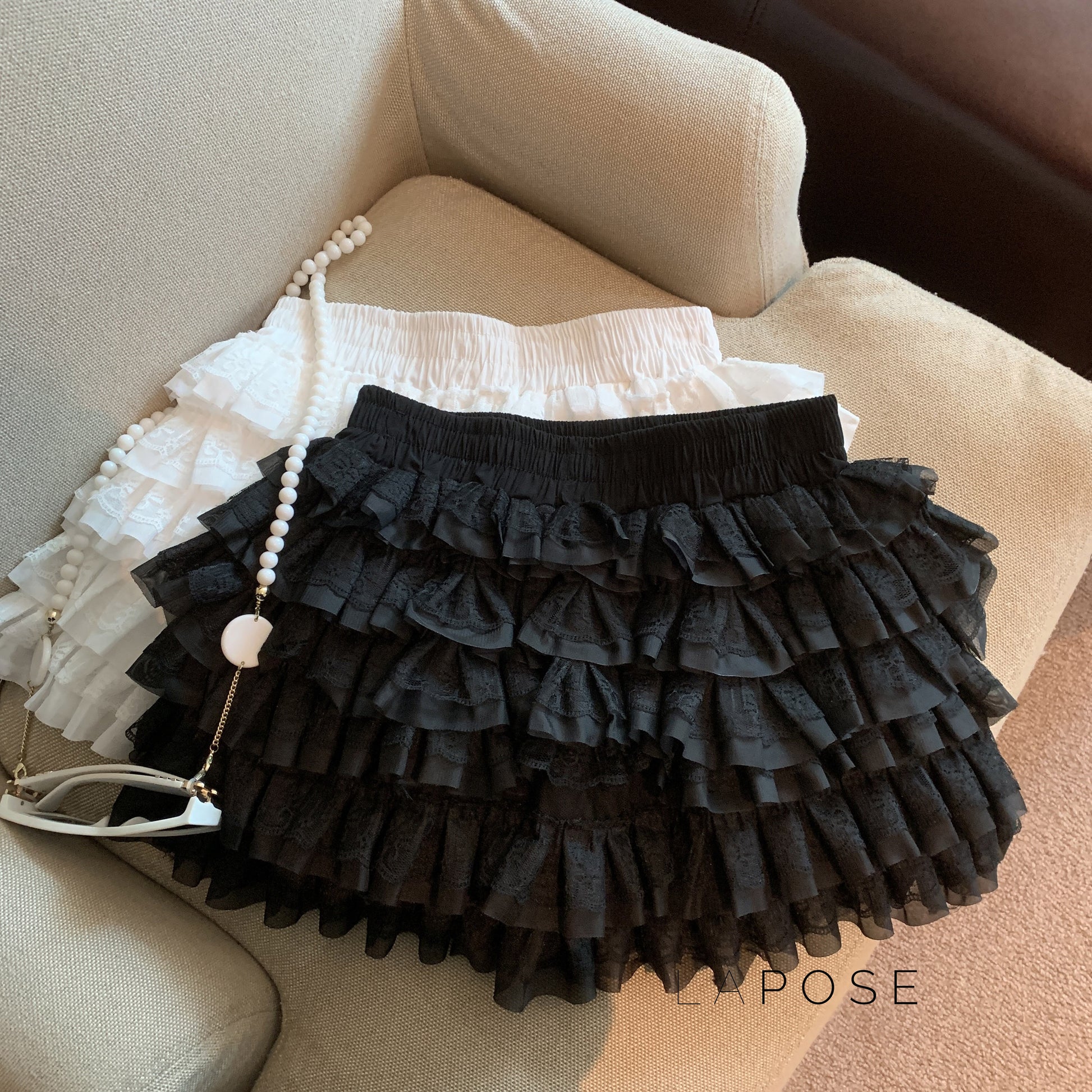 Maeleigh Lace Tiered Mini Skirt [EDWR8C2T]