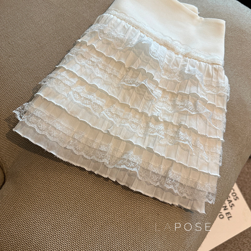 Maliah Tiered Lace Mini Skirt [E0BP6N2E]