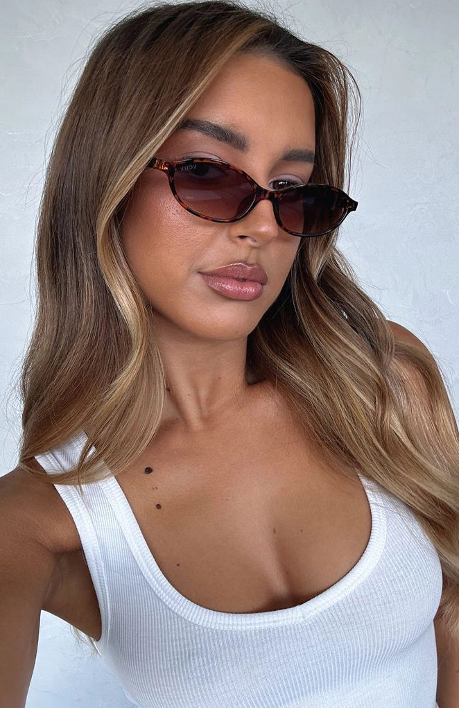 LaPose Miamor Tortoise Oval Sunglasses