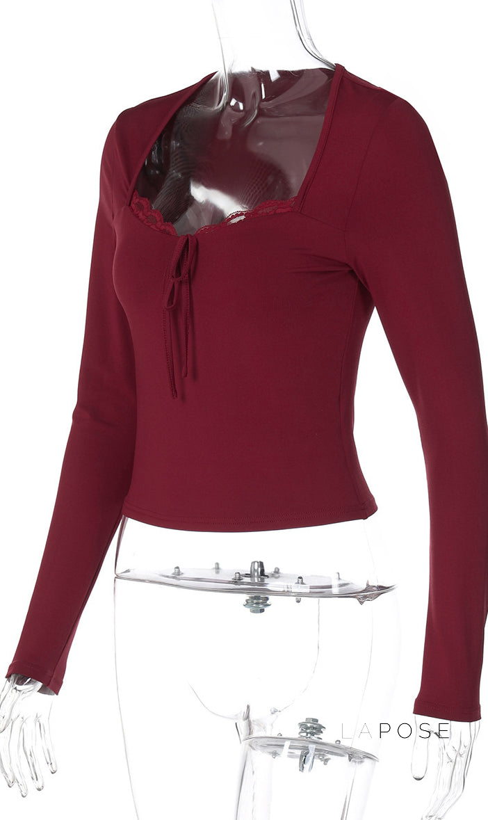 Morghan Lace Asymmetric Crop Top [VHY3V6RC]