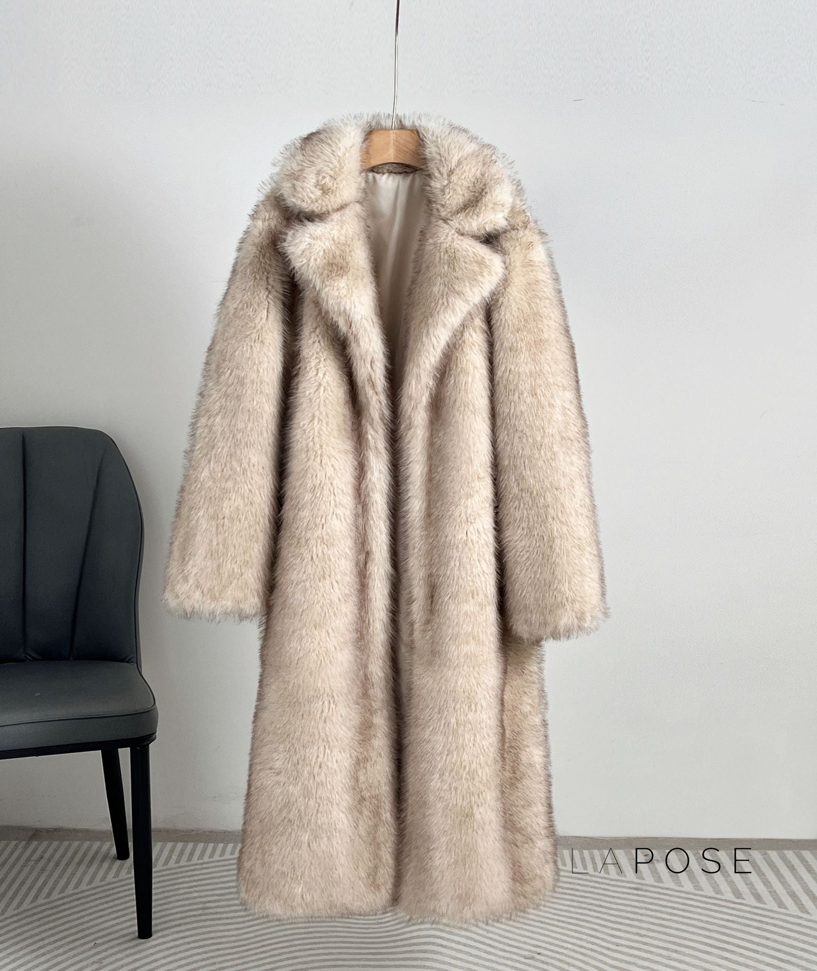 Nana Plush Faux Fur Coat [HM9G7A1T]