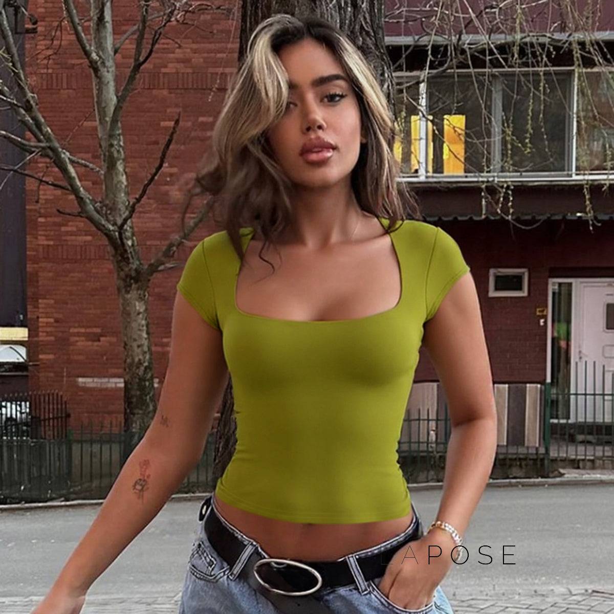 Nasra Flutter Sleeve Crop Top [KNYTGD3N]