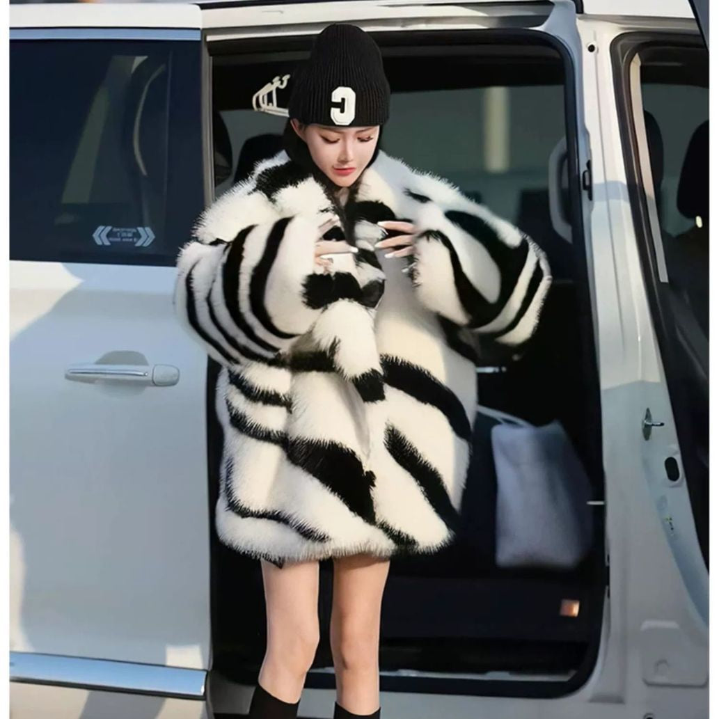 Nihira Zebra Faux Fur Coat [765SE9YZ]