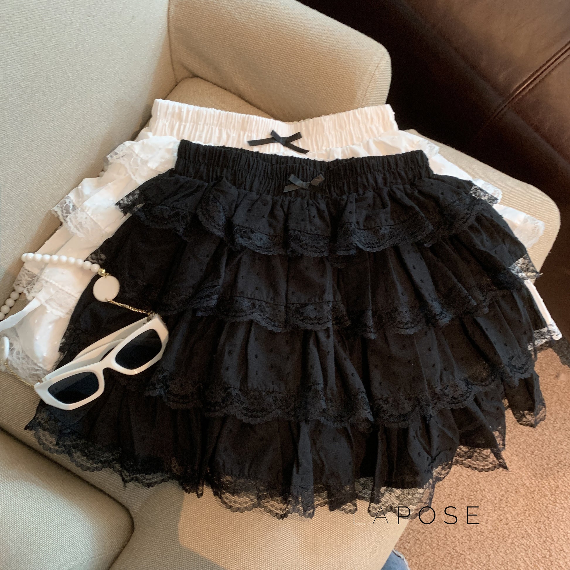 Reagen Tiered Bow Mini Skirt [HUQAYIQD]