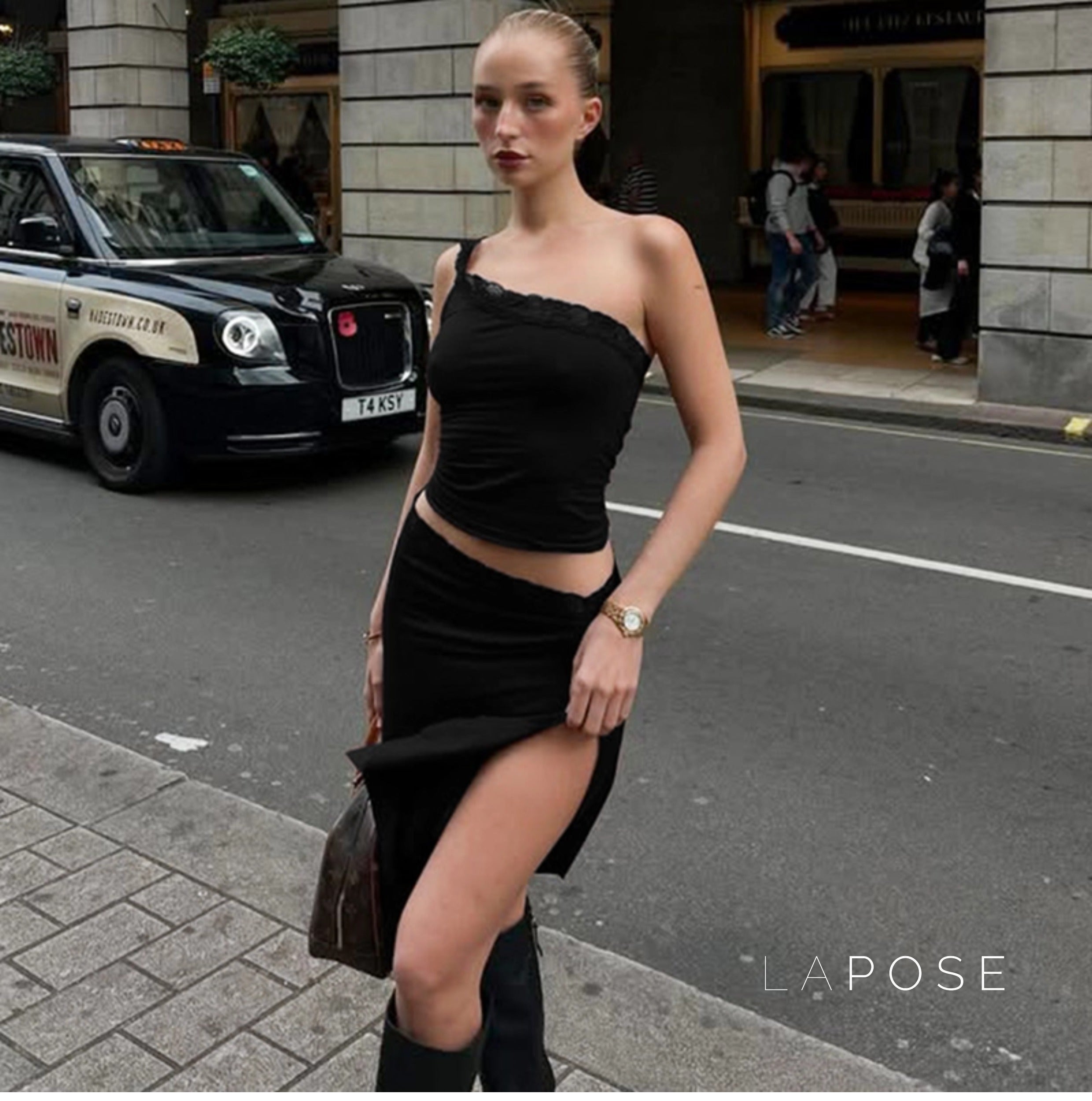 River One-Shoulder Lace Skirt Set [DHRMVKOP]