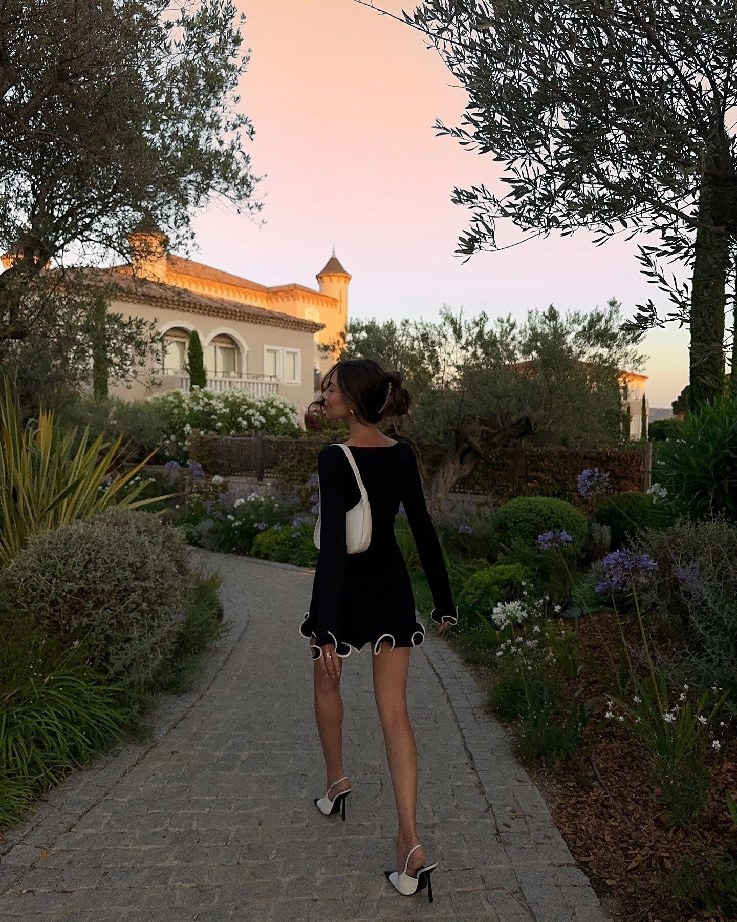 Ruffle Hem Long Sleeve Knit Mini Dress [L2CXNQ01]