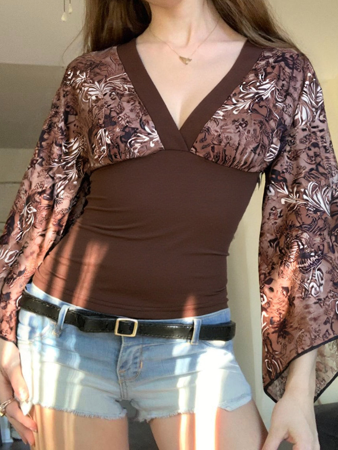 Talaya Floral Bell Sleeve Top [BWL3YWST]