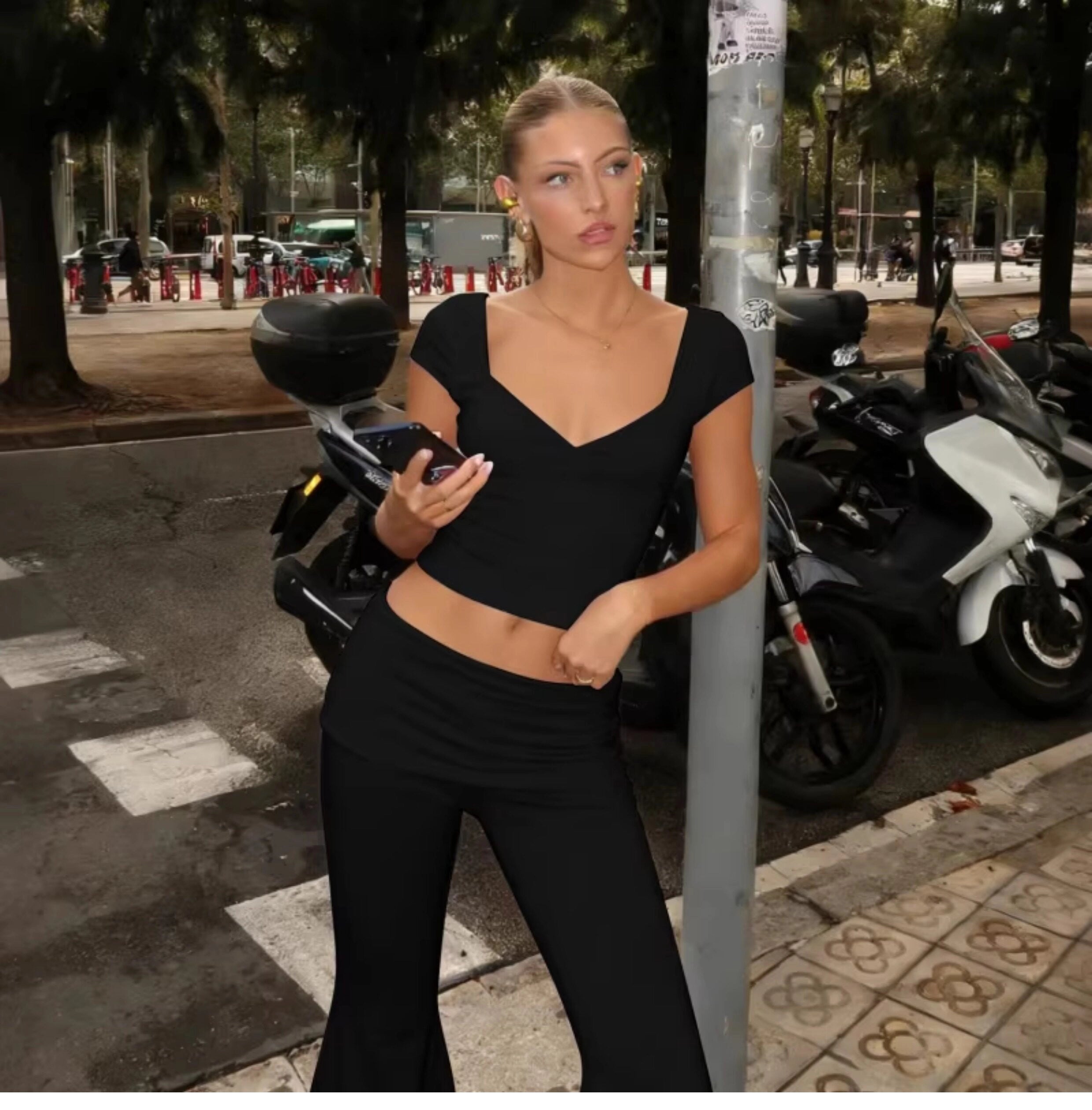 V-Neck Top & Flared Pants Set [DRURZHSW]