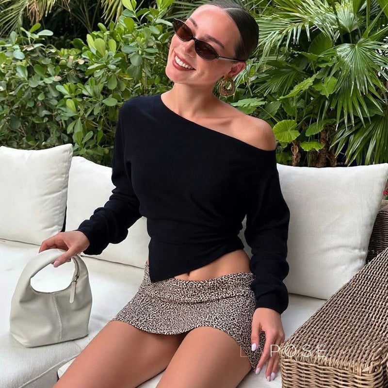 Valkyrie Asymmetric Slit Top [IXX82V5T]